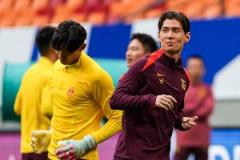 遗憾！杨明洋、侯永永入籍后首次随国足征战正式比赛却未登场比赛