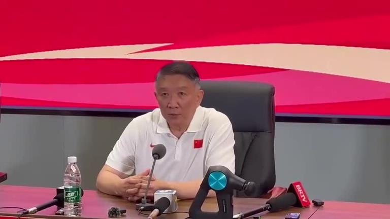 宫鲁鸣：新一届女篮磨合期可能面临挑战 板凳效率需提升